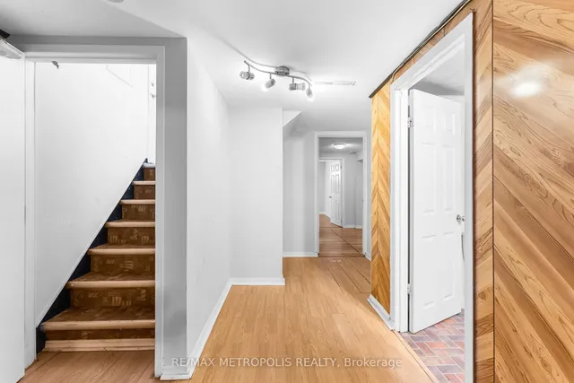 Additional image 26 of 154 Fitzgibbon Ave