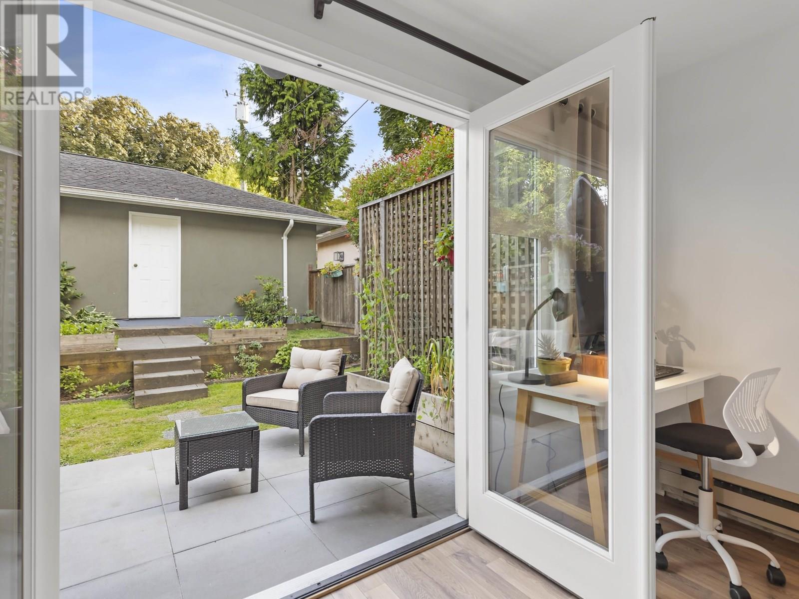 1858 W 10TH AVENUE|Vancouver, British Columbia V6J2A7