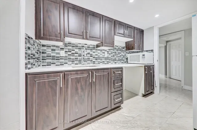 Additional image 24 of 31 Benlight Cres