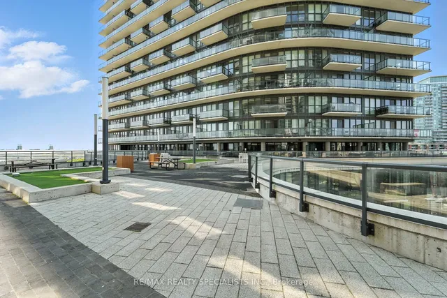 Additional image 30 of 51 East Liberty St Unit 401