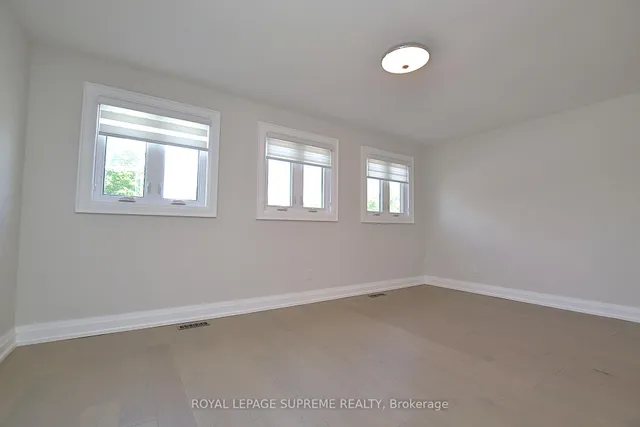 房产图片 24 - 514 Petawawa Cres