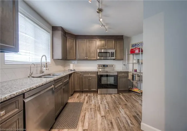 Additional image 20 of 60 Elmsdale Dr Unit 30