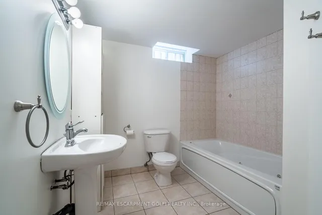Additional image 33 of 200 SIRENTE Dr