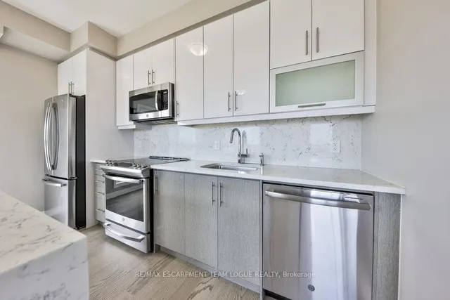 Additional image 11 of 128 GROVEWOOD COMMON Unit 509