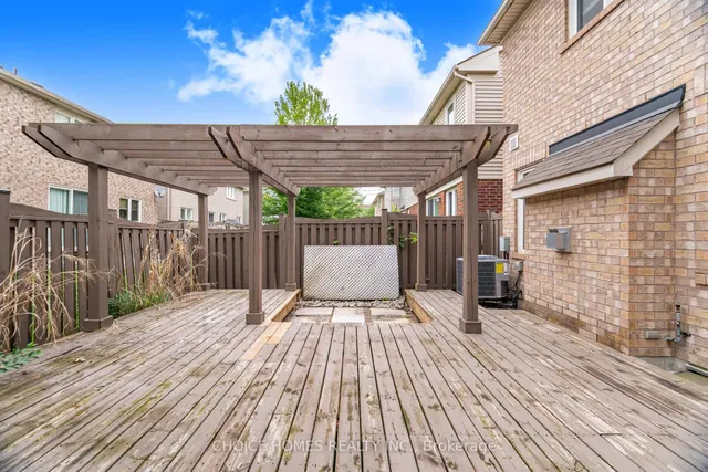 房产图片 48 - 319 麦克杜格尔交汇处