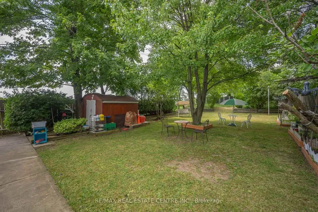 Additional image 28 of 676 Upper Wentworth St