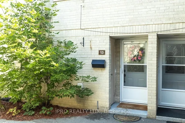 23 Four Winds Dr Unit 13