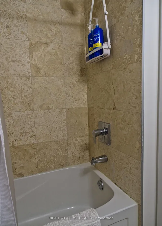 Additional image 10 of 12 York St Unit 1905