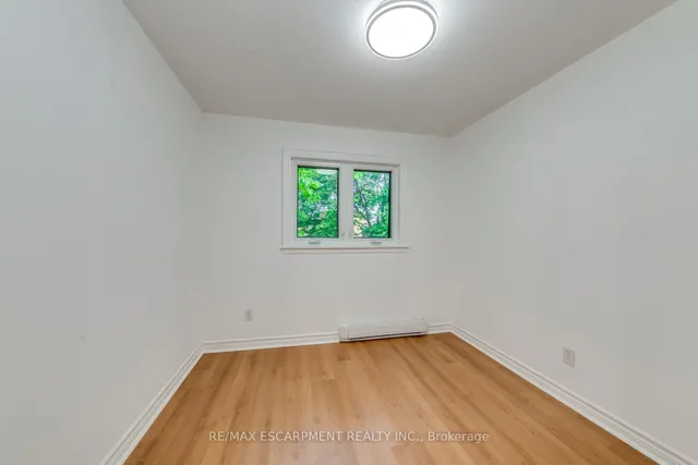 Additional image 26 of 1270 Gainsborough Dr Unit 4