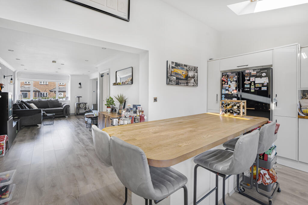 Additional image 6 of High Street, London Colney, AL2