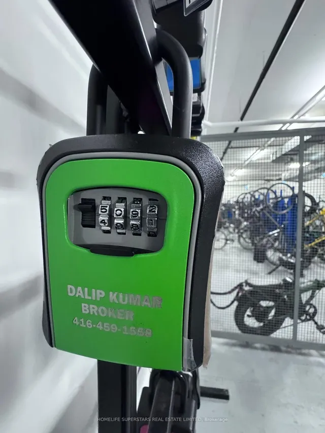 Additional image 41 of 181 Dundas St Unit 611