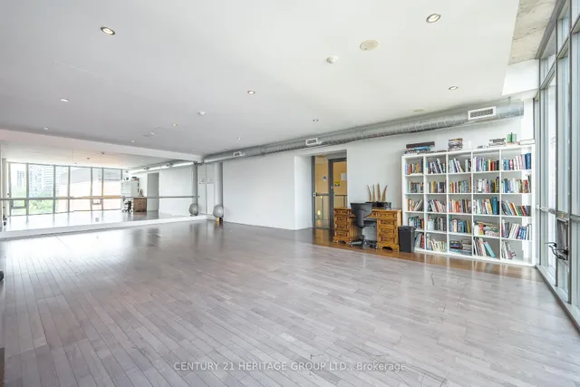 Additional image 32 of 33 Mill St Unit 607