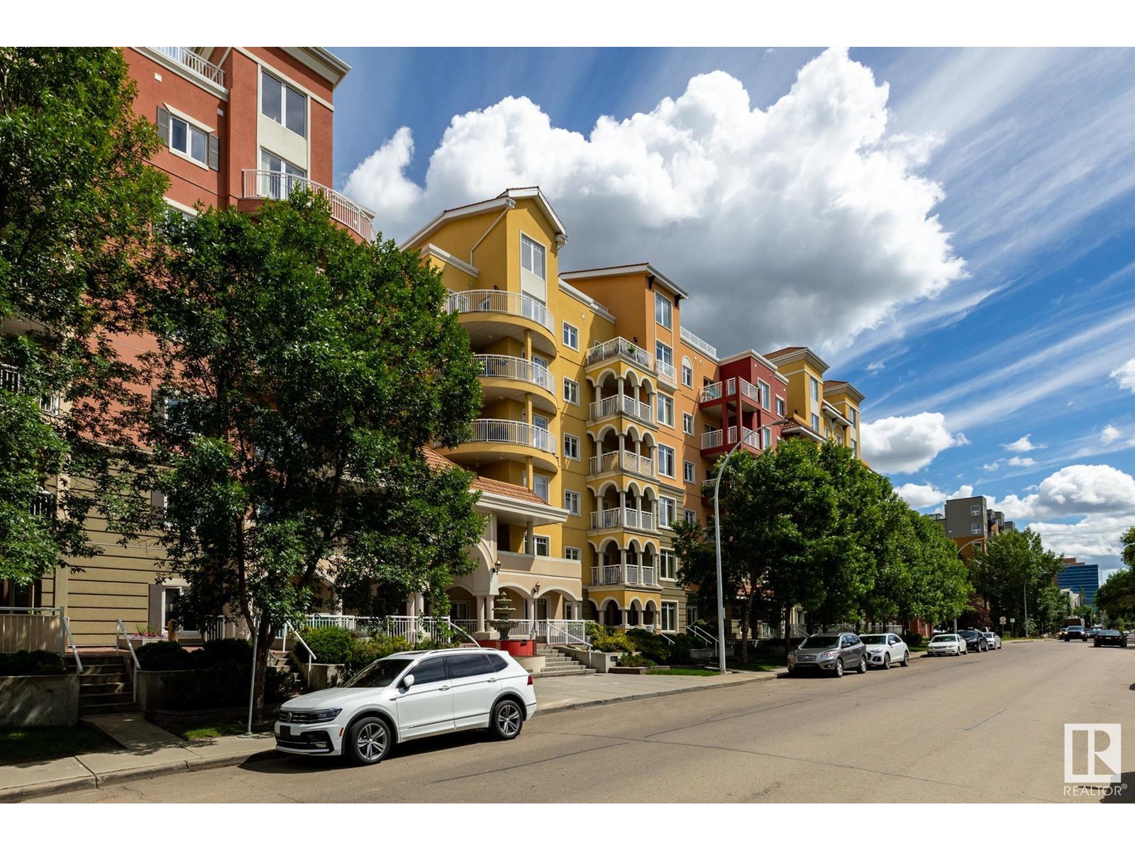 #209 10333 112 ST NW|Edmonton, Alberta T5K0B4