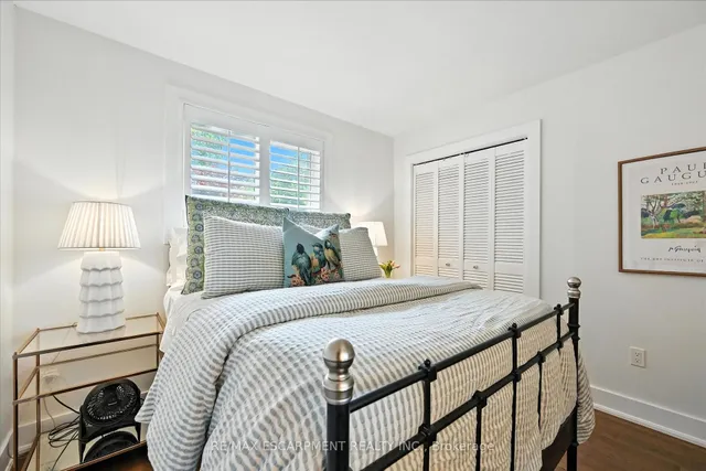 Additional image 28 of 445 Woodview Rd