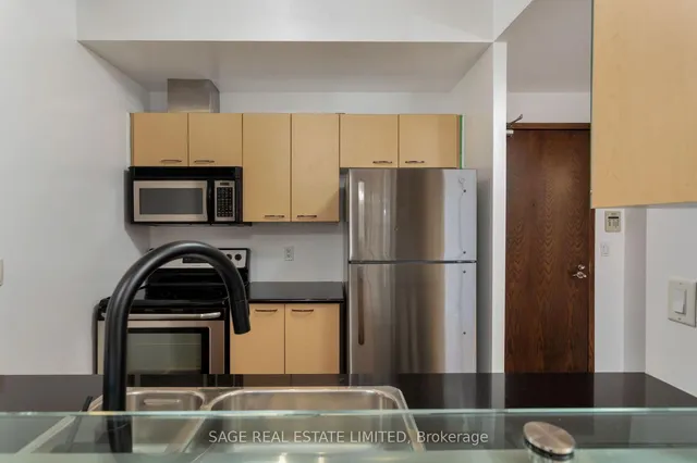 Additional image 17 of 438 Richmond St Unit 816