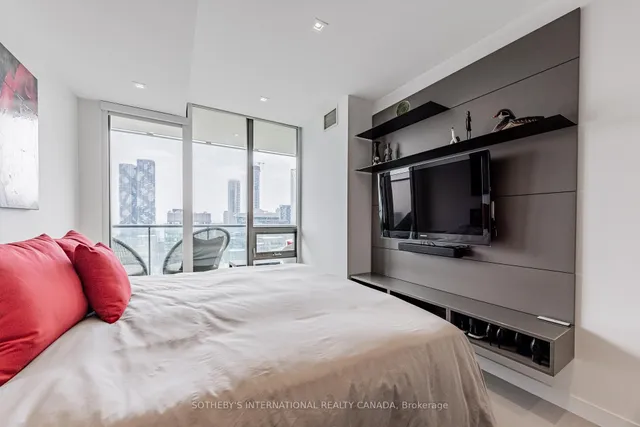 Additional image 15 of 33 Lombard St Unit 2609