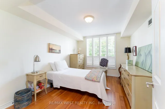 Additional image 18 of 5229 Dundas St Unit 201