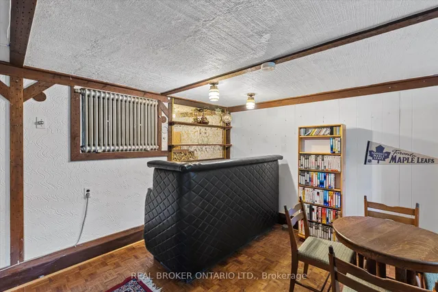 Additional image 29 of 882 Coxwell Ave