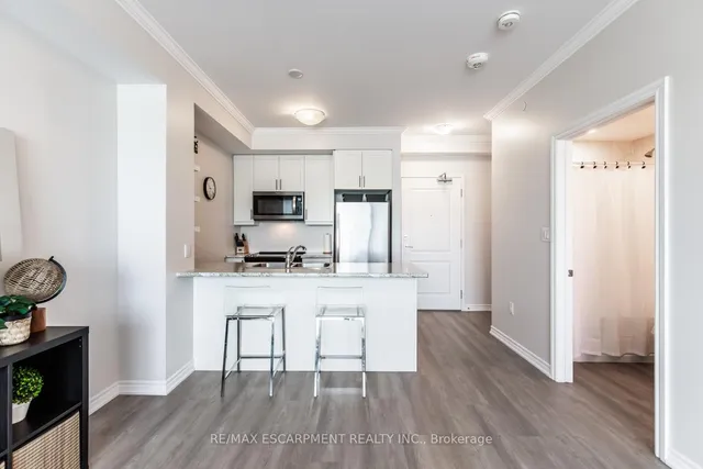 Additional image 8 of 450 Dundas St Unit 303