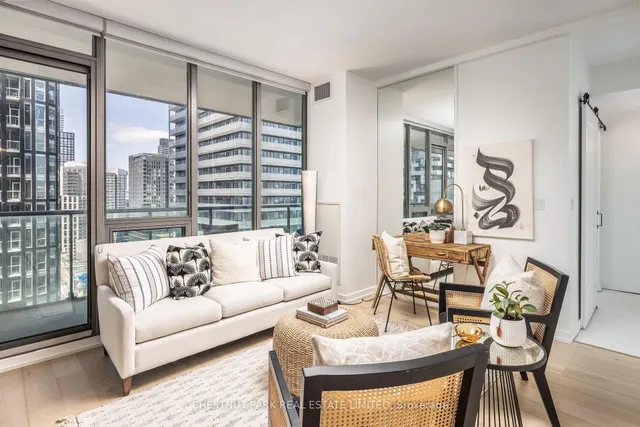 Additional image 6 of 33 Lombard St Unit 2106