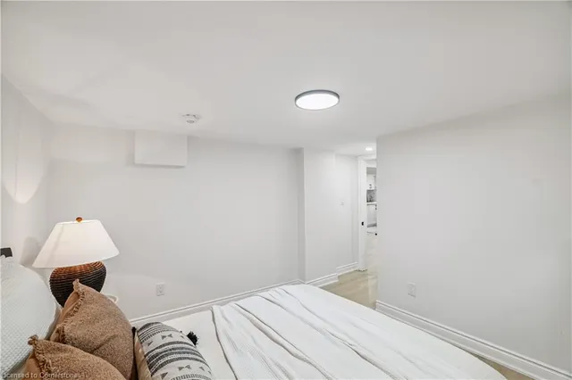 Additional image 25 of 220 Holmesdale Ave