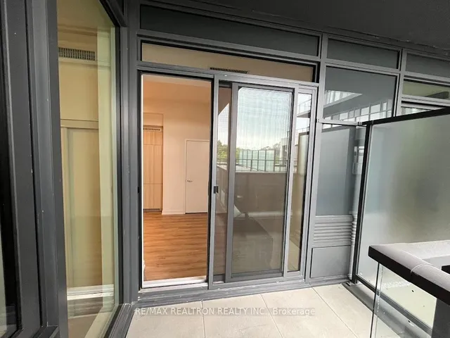 Additional image 27 of 500 Dupont St Unit 301