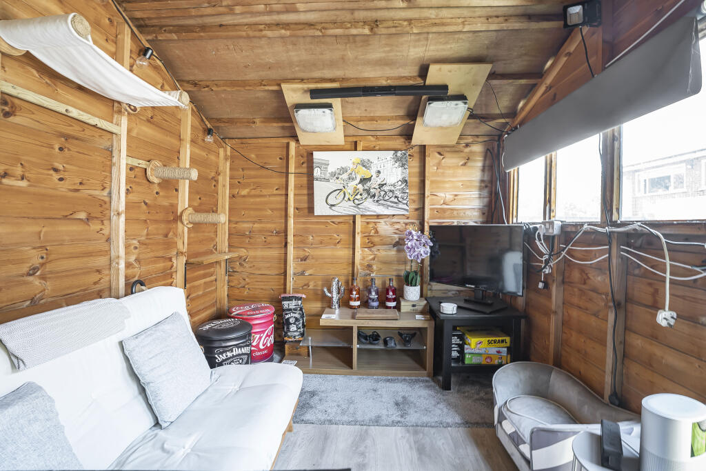 Additional image 18 of High Street, London Colney, AL2