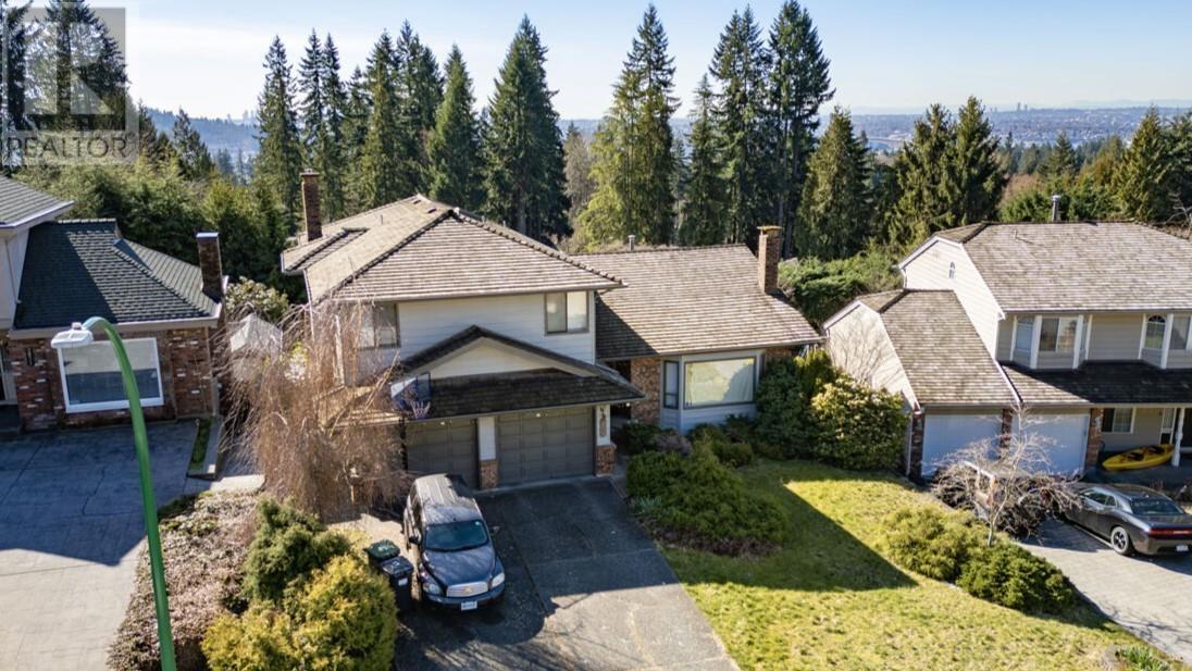 2035 HILL DRIVE|North Vancouver, British Columbia V7H2N1
