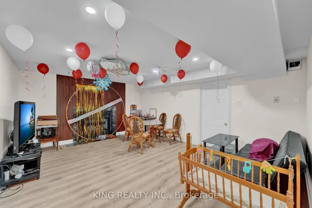 房产图片 33 - 24 Vogue Cres