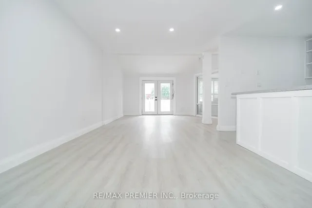 Additional image 19 of 2901 Jane St Unit Unit 106