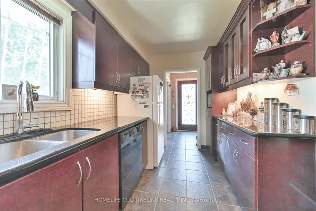 Additional image 10 of 27 Anticosti Dr