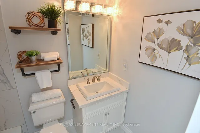 Additional image 39 of 459 Woodview Rd Unit 4