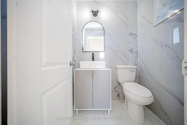 Additional image 24 of 3777 Woodruff Cres