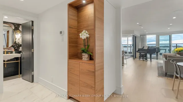 Additional image 12 of 99 Harbour Sq Unit 613