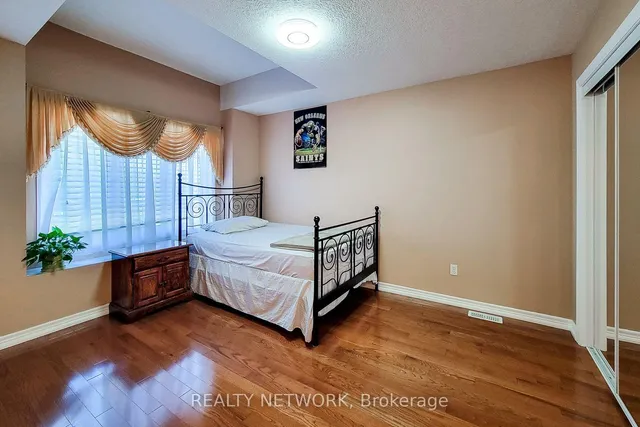 Additional image 37 of 26 Colin Cres