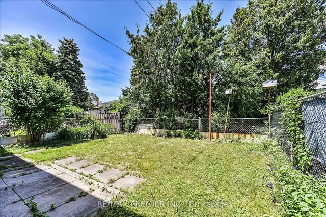 Additional image 42 of 44 Petunias Rd