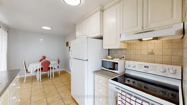 Additional image 11 of 12 Franson Cres