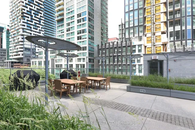 Additional image 31 of 33 Lombard St Unit 2406