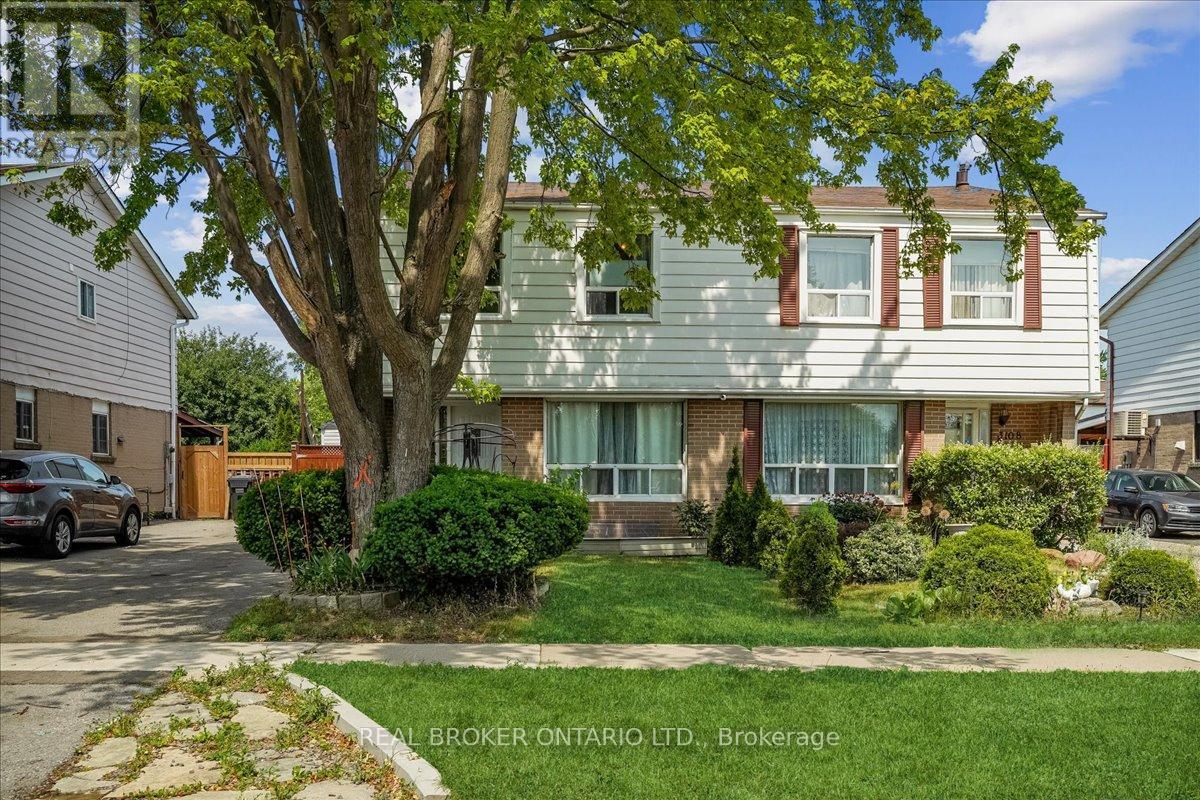 3106 REDBANK CRESCENT|Mississauga (Malton), Ontario L4T1V1