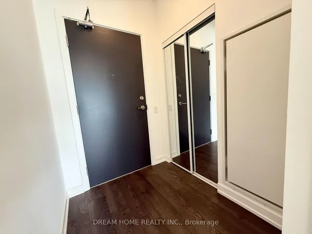 房产图片 10 - 7 Golden Lion Hts 单元 N1006