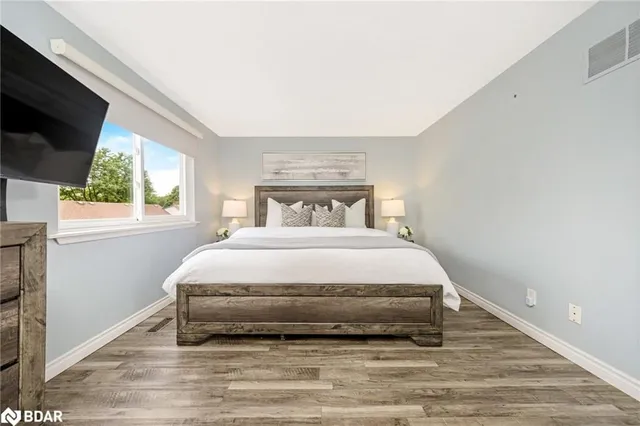 Additional image 21 of 318 Laurier Ave