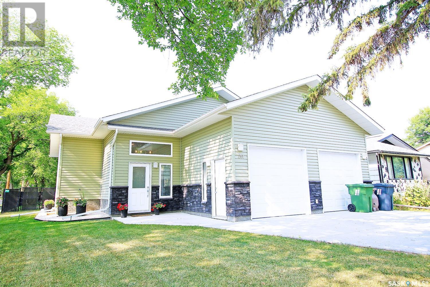 Property image for 261 Maple AVENUE|Yorkton, Saskatchewan S3N1W8