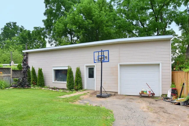 Additional image 39 of 45 Dunkirk Ave