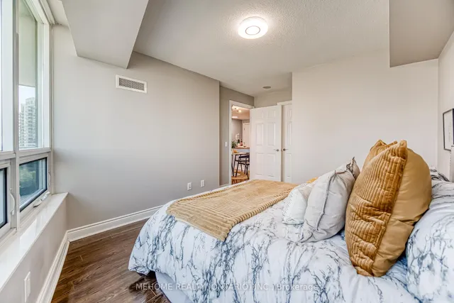 Additional image 23 of 25 Greenview Ave Unit 1025