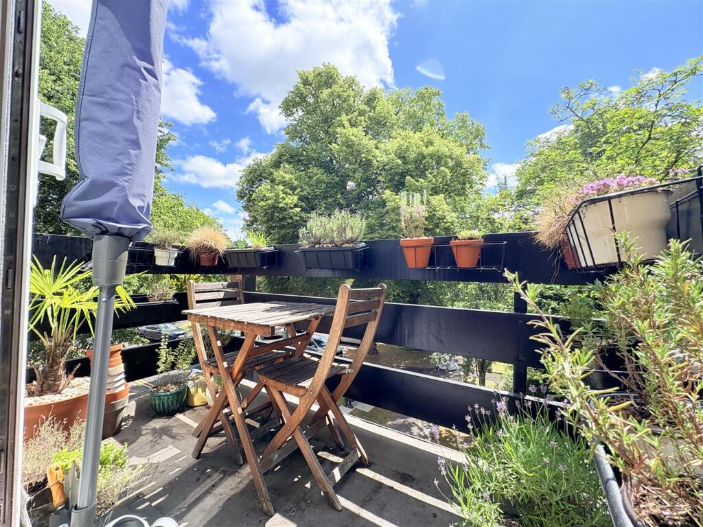 Additional image 12 of Major Court, Wake Green Park, Moseley