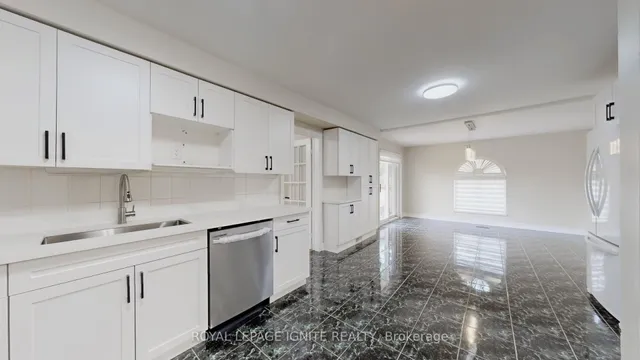 Additional image 10 of 18 Littleborough Crt