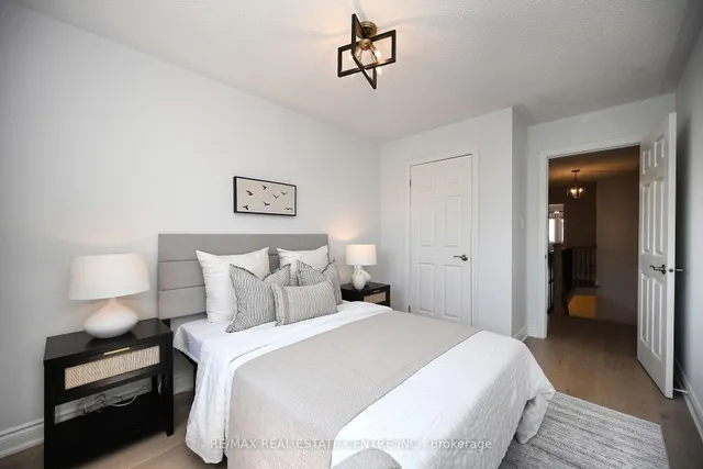 房产图片 32 - 24 Sloan Dr