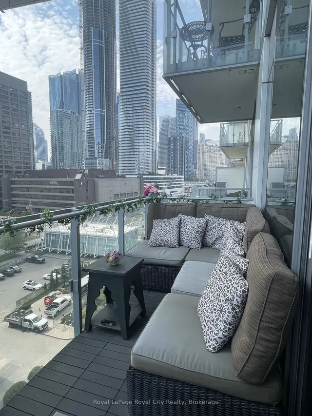 Additional image 43 of 39 Queens Quay Unit 830