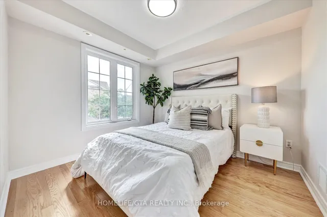 Additional image 23 of 62 Wyper Sq