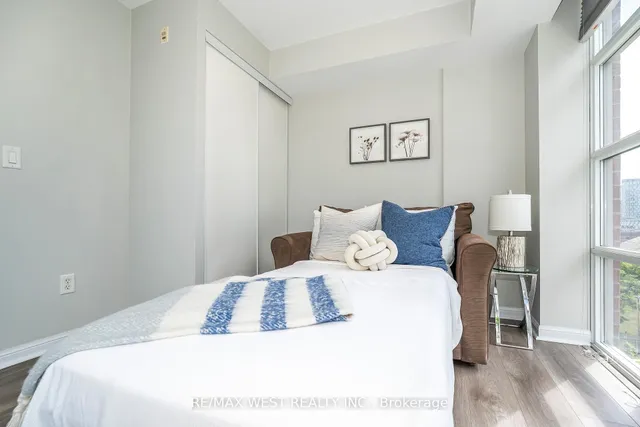 Additional image 28 of 15 Stafford St Unit 705